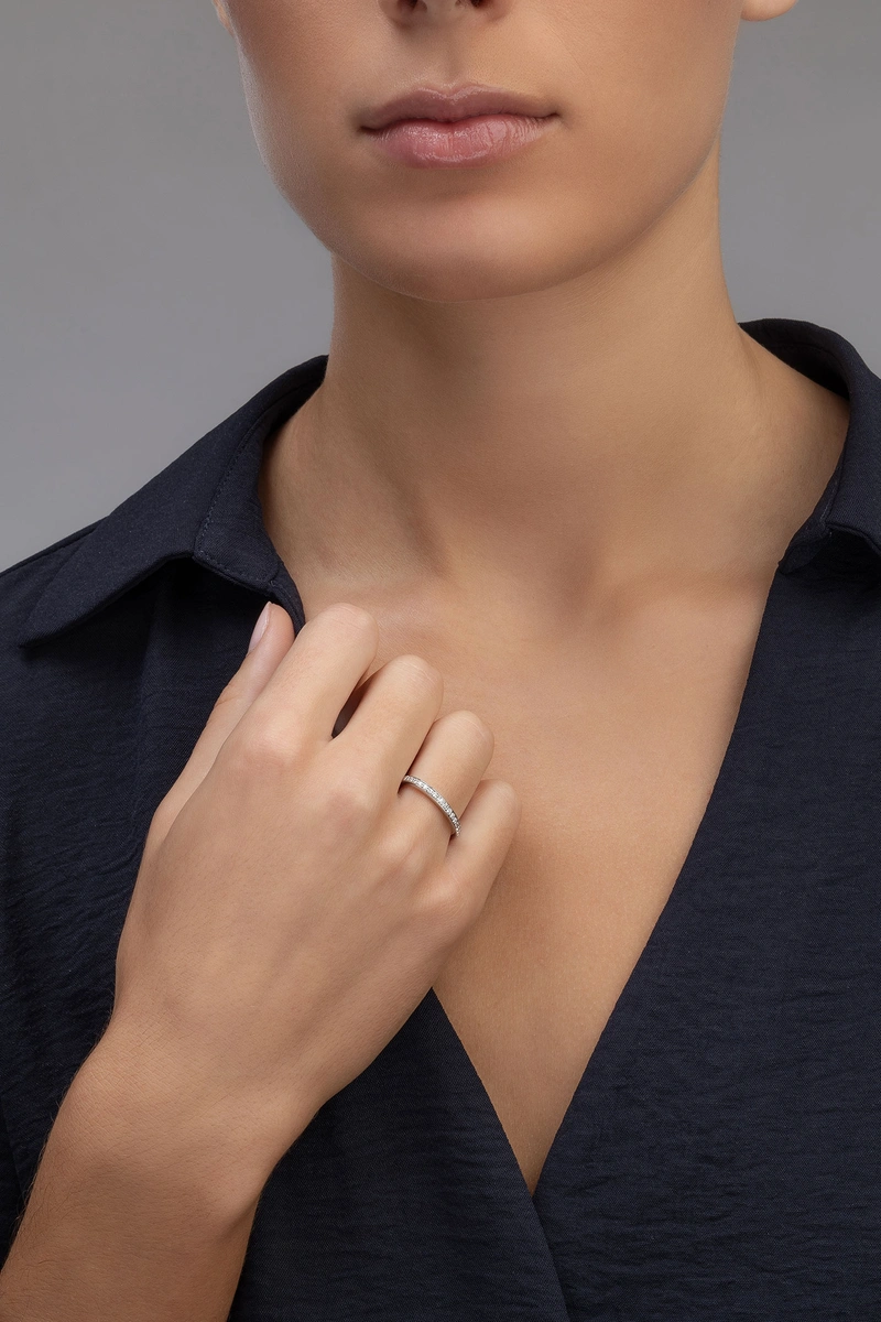 Μισόβερο Δαχτυλίδι σε Λευκόχρυσο Κ18 με Μπριγιάν