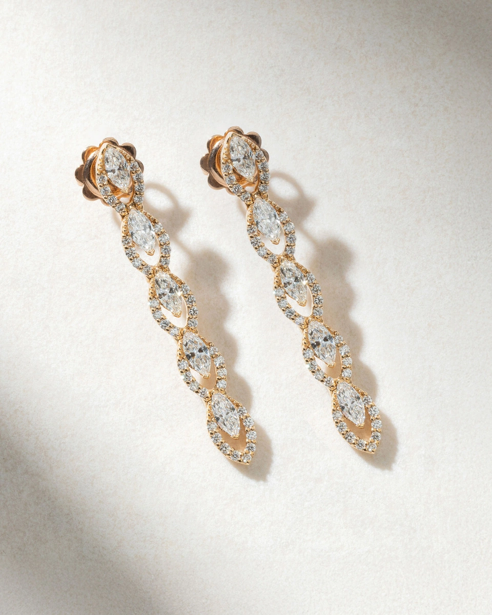 Σκουλαρίκια σε Ροζ Χρυσό Κ18 με Ναβέτες και Μπριγιάν Διαμάντια