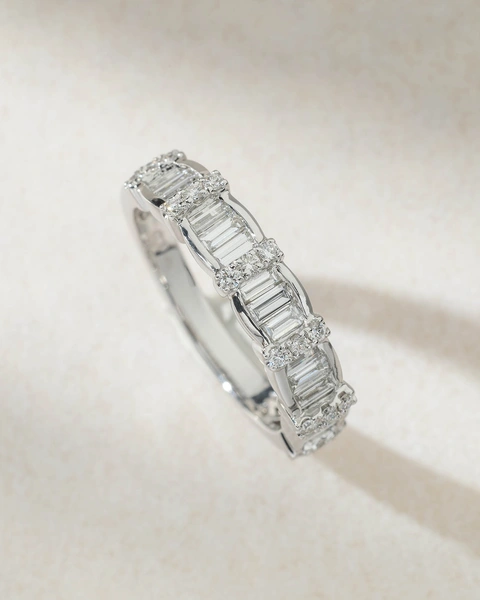 18Κ White Gold Ring with Baguettes and Brilliants