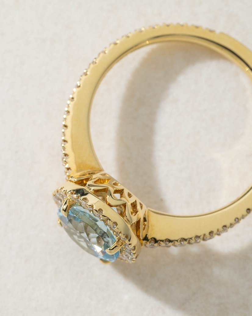 18Κ Yellow Gold Ring with Brilliants and Aquamarine