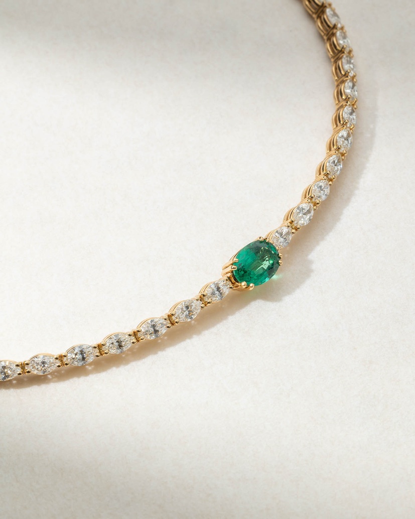 18Κ Yellow Gold Chocker Necklace with Marquise Cut Diamonds and an Oval Cut Emerald