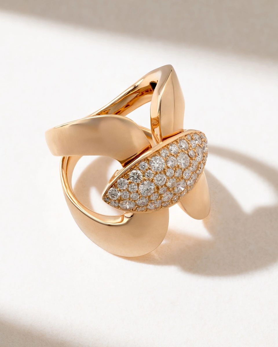 18K Rose Gold Large Ring with Diamond Link