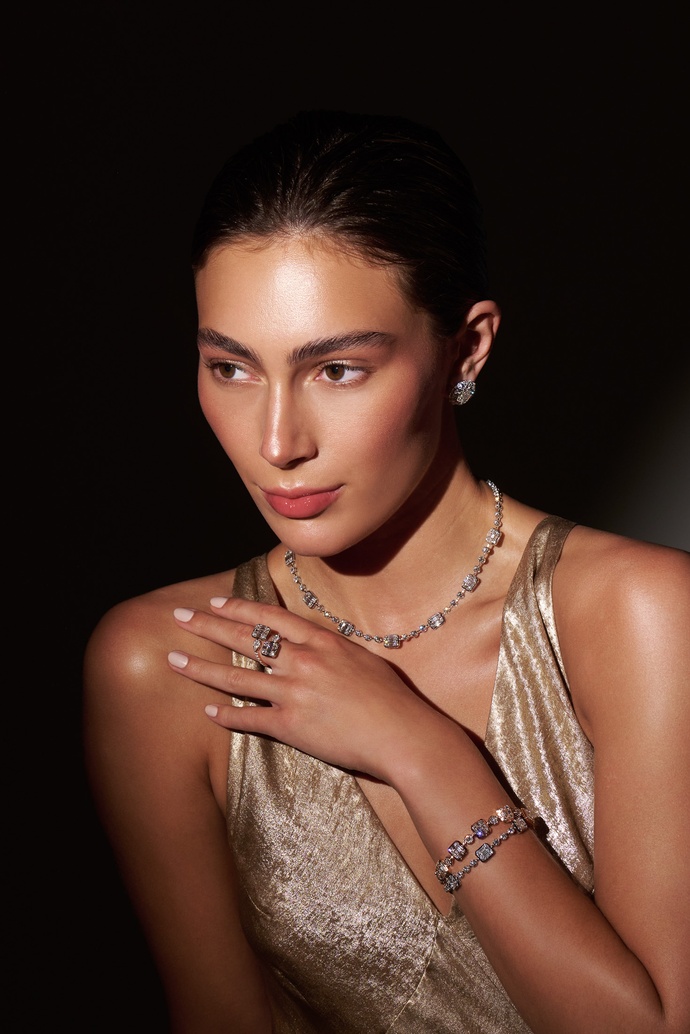 18K White Gold Necklace with Brilliant and Baguette Diamonds