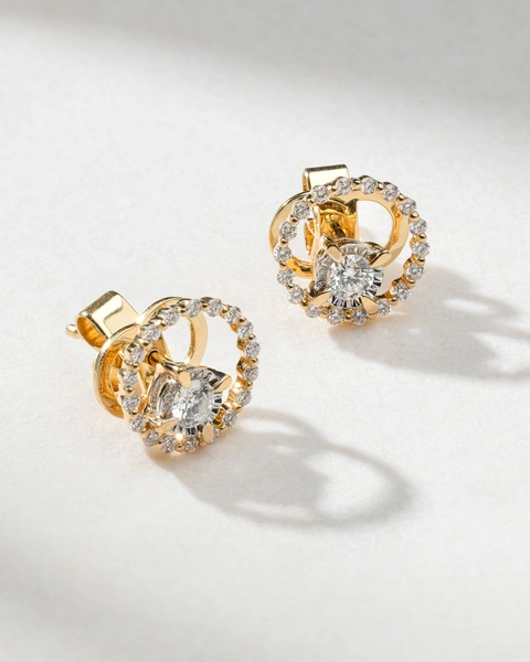 18K Yellow Gold Earrings with Round Diamond Outline