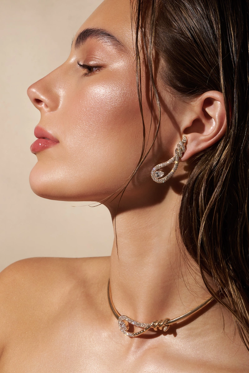 18K Rose Gold Choker with Brilliant Cut and Pear Diamonds